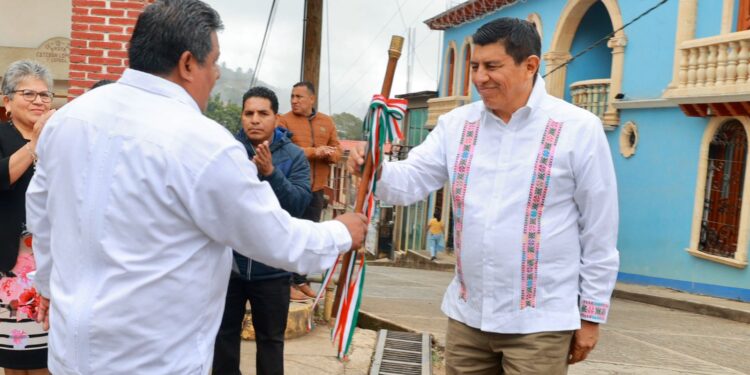 Refrenda Gobierno de Oaxaca compromiso con autoridades de la Sierra Norte