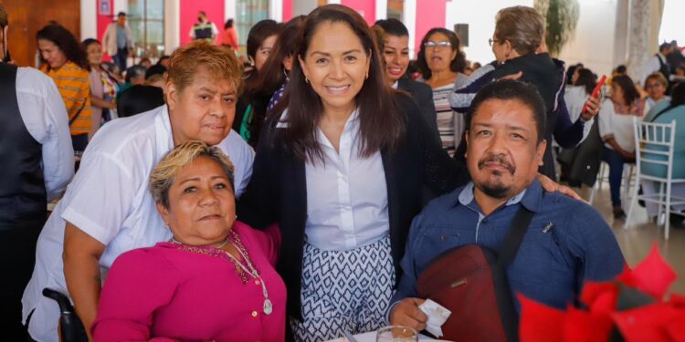 Encabeza Irma Bolaños convivio de fin de año con base trabajadora del DIF estatal
