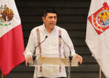 Acompaña Presidente de JUCOPO, Luis Alfonso Silva Romo y Diputados a encuentro entre la Sección 22 y el Gobierno del Estado»