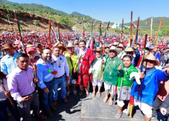 Acuerda Salomón Jara y Nación Triqui, unión, paz y desarrollo para sus pueblos