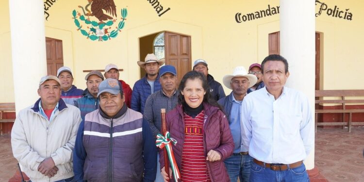 Realizan Sebienti y Cabien trabajos de evaluación de caminos en Santa María Yucunicoco