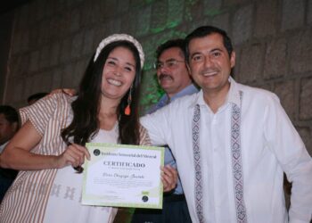Asiste presidente de la Junta de Coordinación Política, Luis Alfonso Silva Romo, a graduación de evaluadores sensoriales de mezcal
