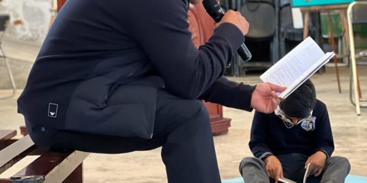 Realiza Gobierno del Estado Círculo de Lectura entre escolares de San Pablo Huitzo