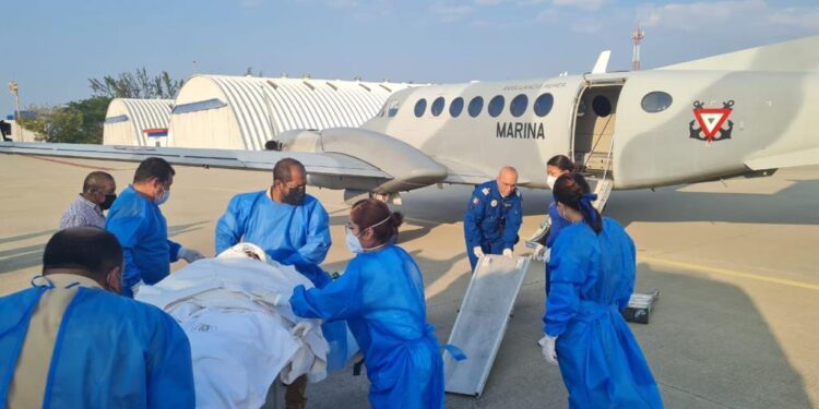 Realiza SSO traslado aéreo a la Ciudad de México de pacientes que sufrieron quemaduras en Matías Romero