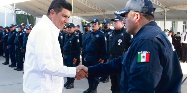 Reafirma Salomón Jara compromiso para dignificar la función policial