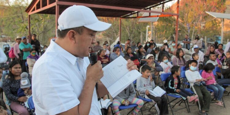 Lleva Gobierno del Estado lectura a niñez de Tlacolula