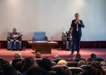 El diputado Luis Alfonso Silva Romo imparte conferencia sobre “La labor legislativa en tiempos de transformación”