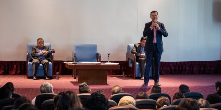 El diputado Luis Alfonso Silva Romo imparte conferencia sobre “La labor legislativa en tiempos de transformación”