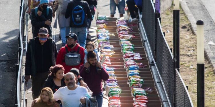 Sexta ola de COVID-19 en México: Casos positivos superan los 30 mil en una semana
