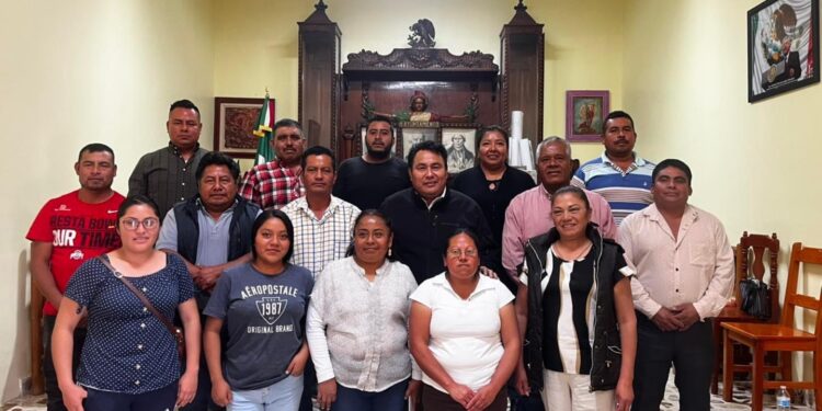 Denuncian que empresa de Tehuacán dedicada a criar cerdos contamina río en la Mixteca