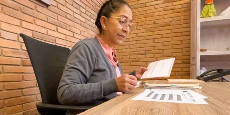 Celebra Irma Bolaños aprobación de reforma de ley para restringir a cargos públicos a deudores alimentarios