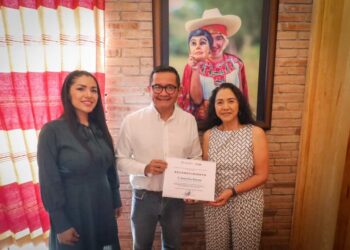 Atienden DIF Oaxaca y Manos de Ayuda salud visual de residentes de casas hogar