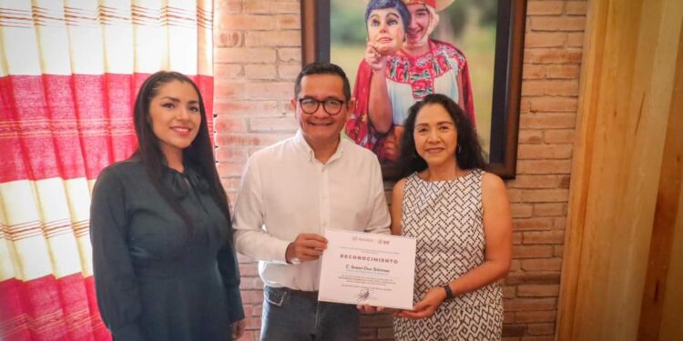 Atienden DIF Oaxaca y Manos de Ayuda salud visual de residentes de casas hogar