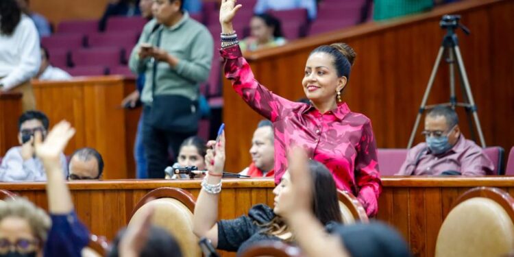 Urge Mariana Benítez fortalecer las Instancias Municipales de la Mujer en los 570 municipios y establecer una Red de Refugios Regionales