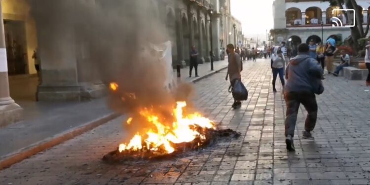 Rechaza IEEPO la violencia como forma de manifestación
