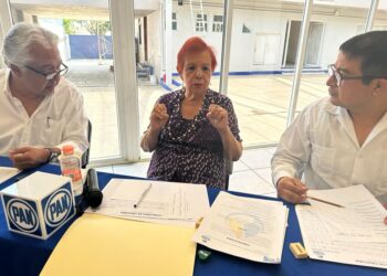 Convoca Perla Woolrich a juventud a participar en la defensa de la democracia y del país