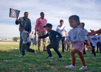 Celebra Agencia Estatal de Investigaciones a hijas e hijos de elementos de la corporación