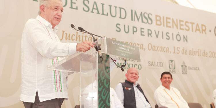 Refrendan Gobierno de Oaxaca y Federación compromiso para brindar un sistema de salud universal y gratuito a la población