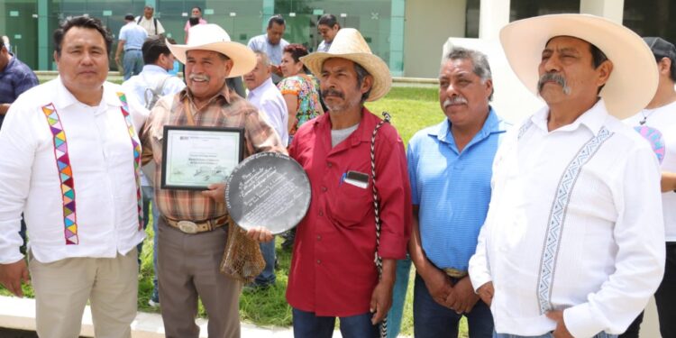econoce Congreso a pueblos por sus prácticas comunitarias en la defensa del agua y el medio ambiente