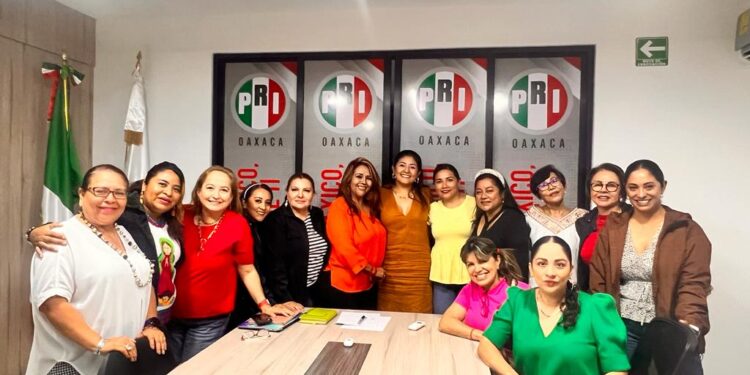 Listas priístas de Oaxaca para iniciar con   «Jornada de Capacitación Política de Mujeres Líderes»