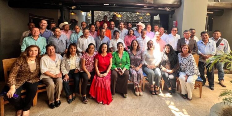 Conforma PRI red de exlegisladores por la consolidación territorial