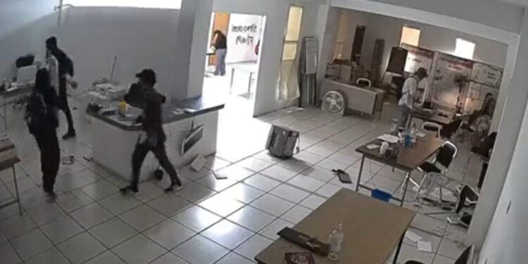 Robo de materiales adquirido por el IEEPO retrasa su entrega a normalistas