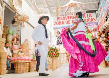 Fomentan la lectura y el baile en la Central de Abasto