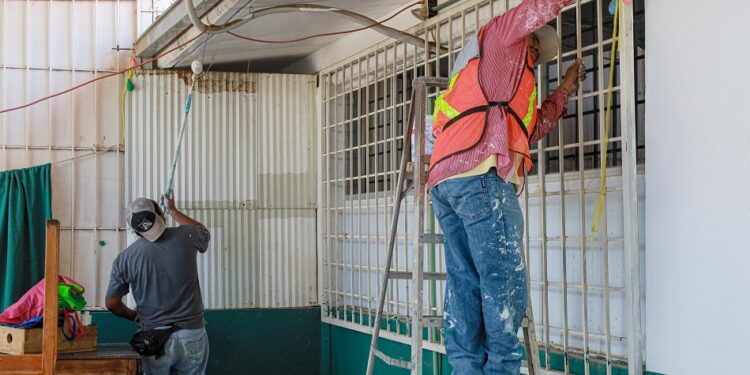 Recorre brigada de mantenimiento planteles del CECyTE Oaxaca