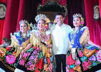 Celebran 70 edición de la Vela Sandunga en Tehuantepec