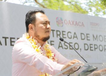 Celebra IEEPO Día de la Niña y el Niño con inauguración de aulas y entrega de material