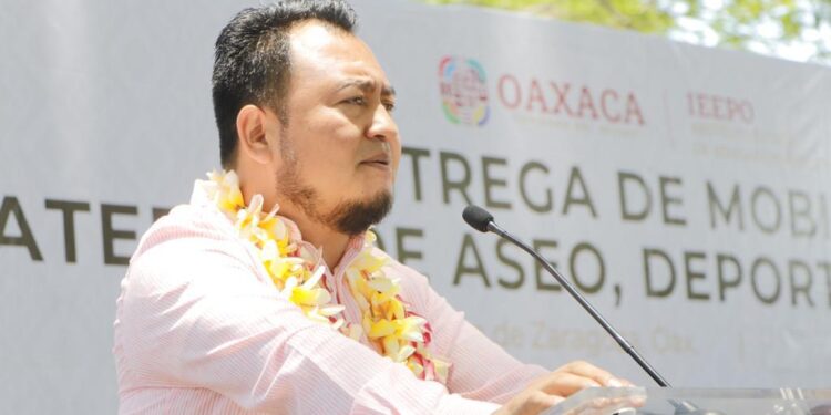 Celebra IEEPO Día de la Niña y el Niño con inauguración de aulas y entrega de material