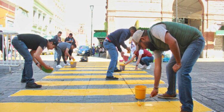Con Tequio Bienestar embellecen el Centro Histórico, previo a la máxima fiesta oaxaqueña
