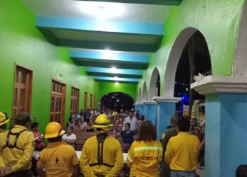 Intensifican trabajos para sofocar incendio entre Atatlahuca y Maninaltepec