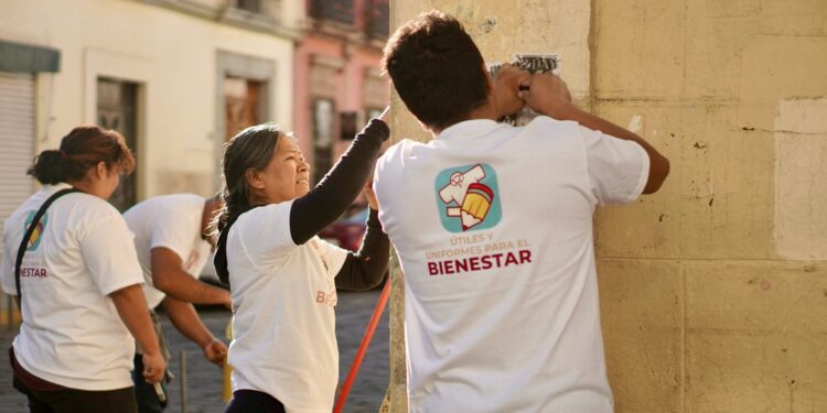 Realizan Tequio Bienestar previo a las fiestas de la Guelaguetza