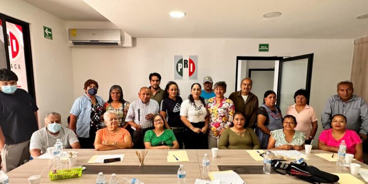 Capacitan a PCD’s en manejo de redes sociales