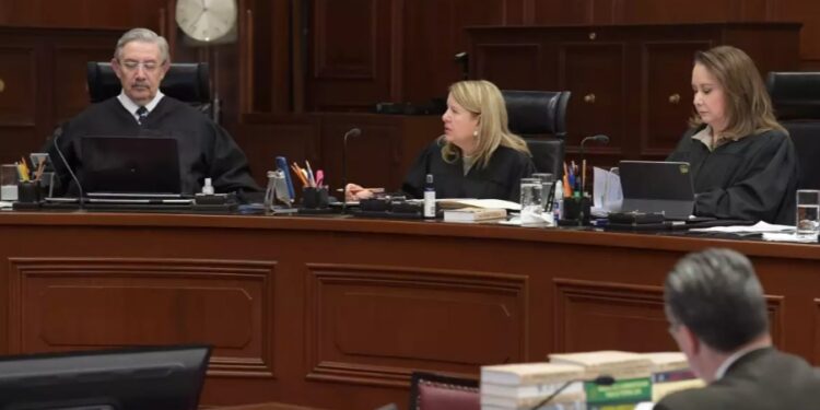 Las razones de los ministros para invalidar el «Plan B» electoral