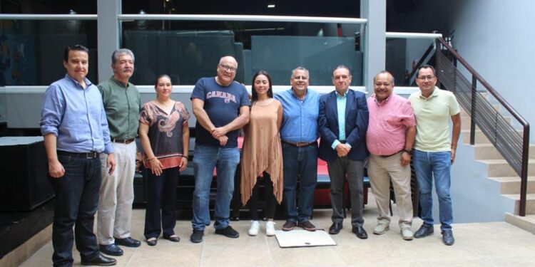 Regidores y ex regidores impulsan movimiento de recuperación de Oaxaca de Juárez