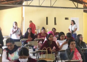 40 mujeres autoridades participaron en taller realizado en San Pedro y San Pablo Ayutla 