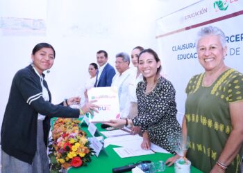 Se gradúa la tercera generación del Sistema de Educación Dual de CECyTEO