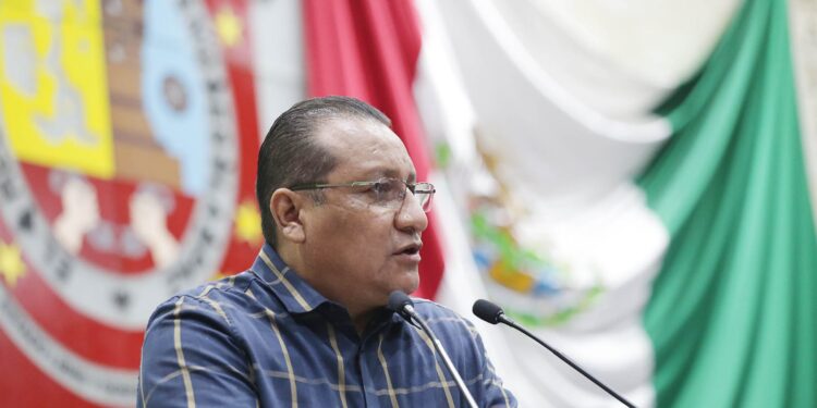 Denuncia diputado de morena “simulación jurídica” en la DDHPO; violentan derechos laborales de sus trabajadores