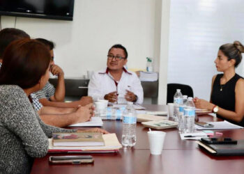 Avanza IEEPO en atención a planteamientos del nivel de Educación para Adultos