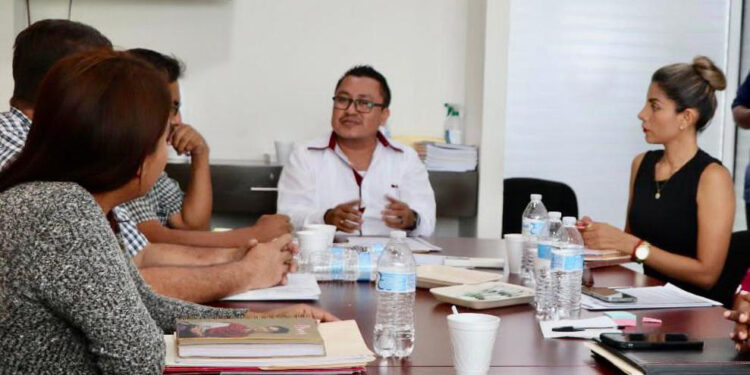 Avanza IEEPO en atención a planteamientos del nivel de Educación para Adultos