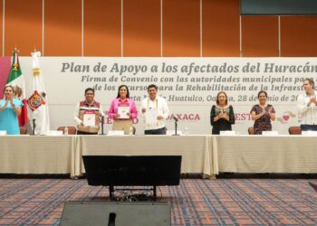 Firman Gobierno de Oaxaca, Secretaría de Bienestar y municipios afectados por Agatha convenio para rehabilitar infraestructura