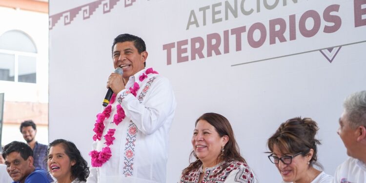 Vamos a sacar a San Lucas Camotlán del abandono y la marginación: Salomón Jara Cruz