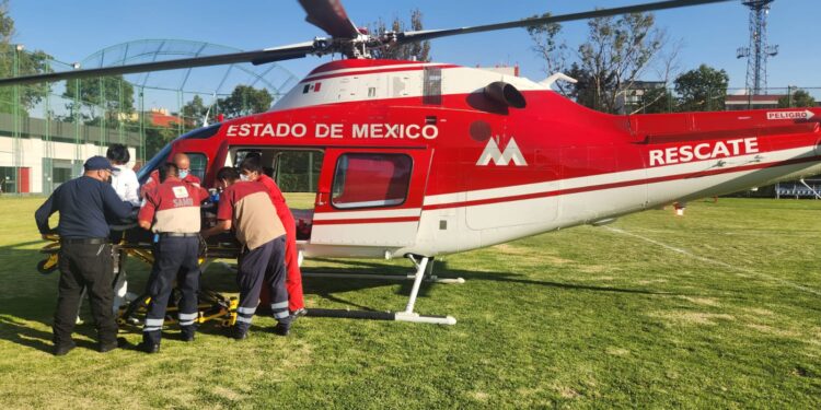 Realizan SSO y Grupo Relámpagos traslado aéreo de paciente pediátrico