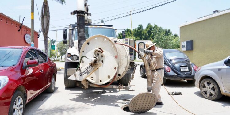 Beneficiarán a 240 mil habitantes con acciones de desazolve en la capital oaxaqueña