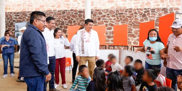 A través de múltiples apoyos, cumple Gobierno de Salomón Jara con Santos Reyes Yucuná