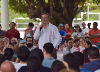 JÓVENES Y MARCELO EBRARD ACUERDAN PRÓXIMO CONGRESO NACIONAL