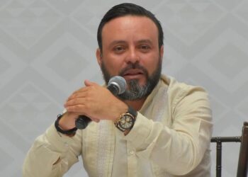 Atienden Secretaría de Gobierno y el IEEPO a grupo de representantes de la ENBIO