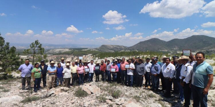 Logran comunidades oaxaqueñas la restauración ambiental más grande del país